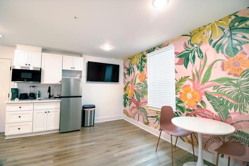 Summer Tropics Studio Apartment Two Queen Beds Galveston Exteriör bild