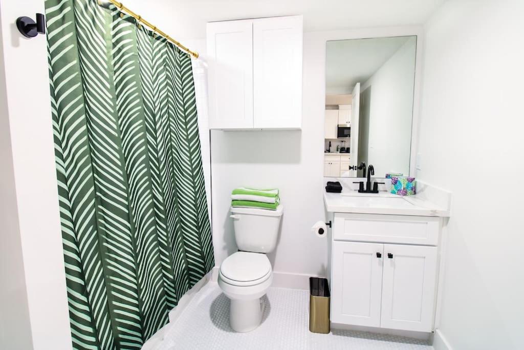 Summer Tropics Studio Apartment Two Queen Beds Galveston Exteriör bild